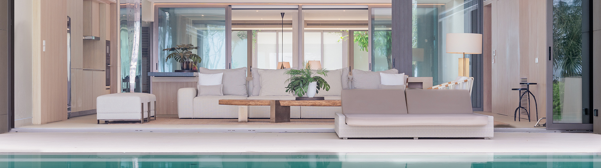 Veyla - Sea Villa - Relaxing pool view from the living area